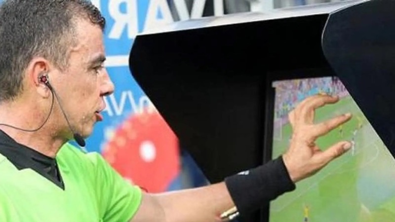 Chắc chắn trong tương lai công nghệ VAR vẫn có vai trò quan trọng Chắc chắn trong tương lai công nghệ VAR vẫn có vai trò quan trọng