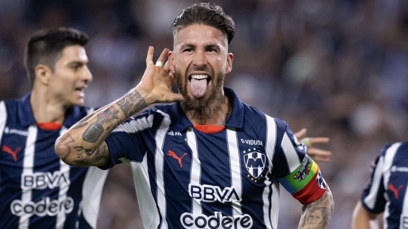 Sergio Ramos hoàn toàn có thể nâng cao thành tích của mình khi vẫn còn chơi bóng
