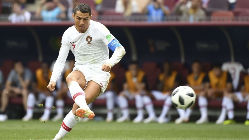 Không phải là người phát minh ra, nhưng Ronaldo là cái tên biểu tượng của cú sút này Không phải là người phát minh ra, nhưng Ronaldo là cái tên biểu tượng của cú sút này