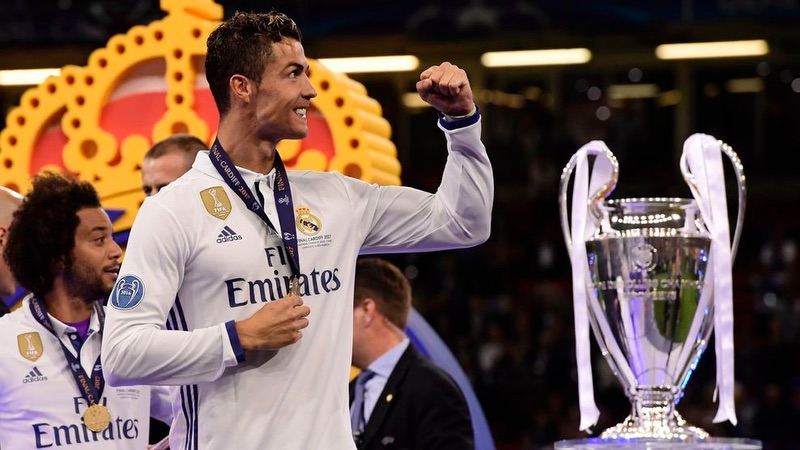 Ronaldo là cầu thủ ghi bàn nhiều nhất và chơi nhiều trận nhất tại Champions League Ronaldo là cầu thủ ghi bàn nhiều nhất và chơi nhiều trận nhất tại Champions League